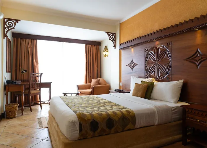 Luxury hotel only: The Heron By Sarovar Portico India